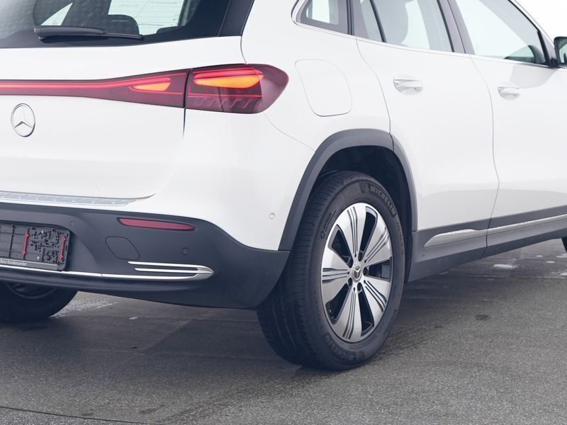 Gebraucht Mercedes EQA250 Progressive 139 kW (190 PS) 2024 Weiß SUV