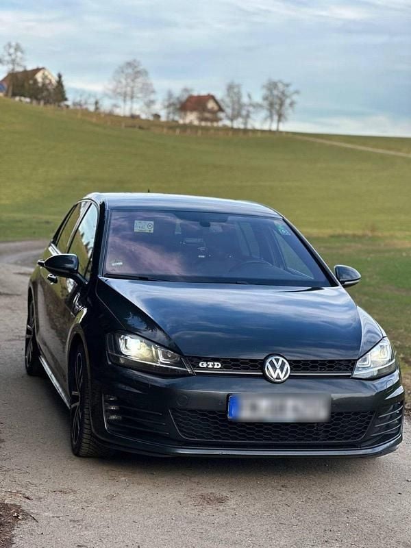 Grau Gebraucht 2016 VW Golf VII Sportline Kleinwagen | 12.000 € (Guter Preis) - Bild 1/4