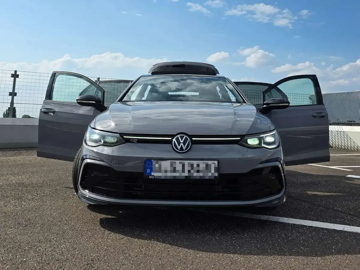 Gebraucht VW Golf VIII R-line 200 PS (147 kW) 2024 Grau Limousine