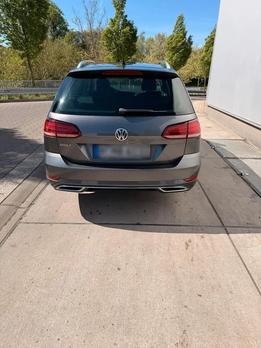 Second-hand VW Passat Highline 150 CP (110 kW) 2017 Gri Break
