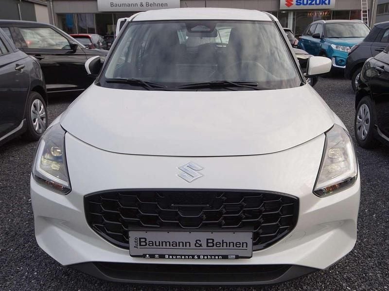 Gebraucht Suzuki Swift Club 83 PS (61 kW) 2025 Pure white pearl Limousine