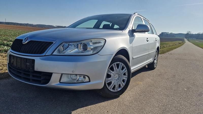 Gebraucht Skoda Octavia 122 PS (89 kW) 2009 Silber Kombi
