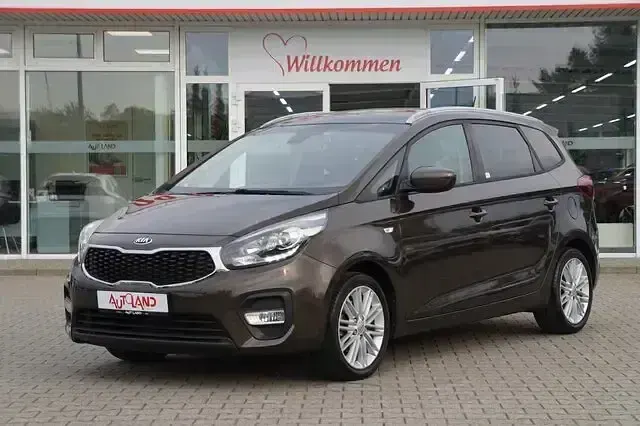 Gebraucht Kia Carens 135 PS (99 kW) 2019 Braun Van / Kleinbus