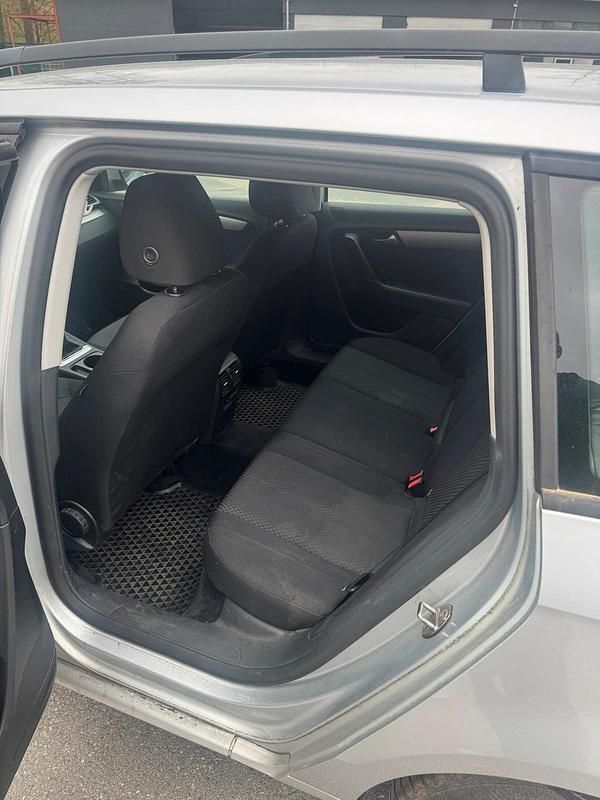 Gebraucht VW Passat 105 PS (77 kW) 2011 Silber Kombi