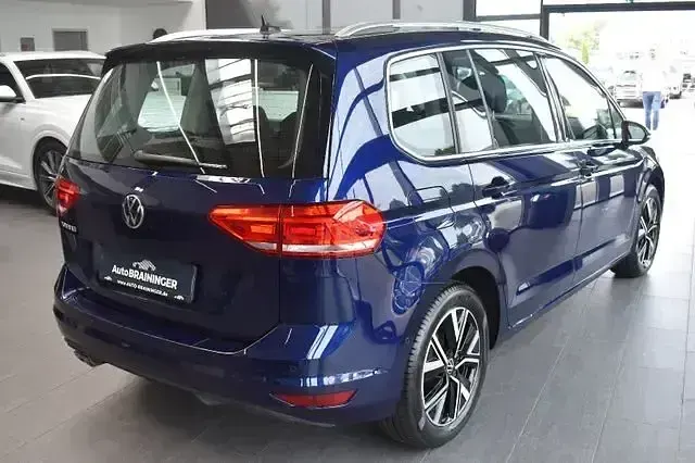 Gebraucht VW Touran Highline 150 PS (110 kW) 2021 Blau Van / Kleinbus