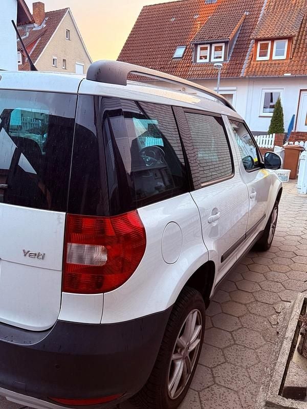 Gebraucht Skoda Yeti 140 PS (102 kW) 2011 Weiß SUV