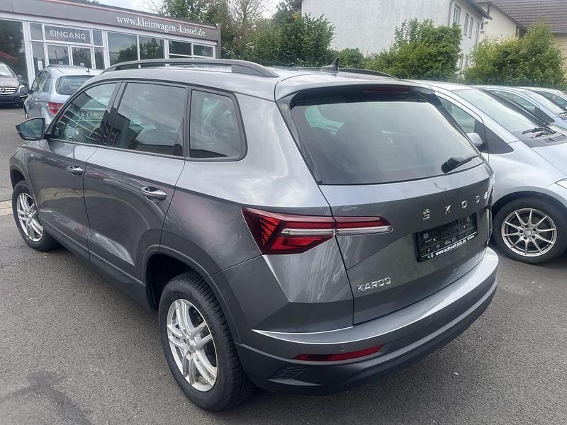 Graphite grey metallic Gebraucht 2022 Skoda Karoq Ambition SUV | 23.450 € (Fairer Preis) - Bild 1/4