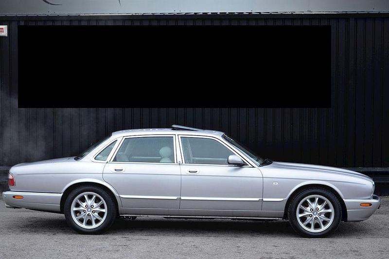Gebraucht Jaguar XJ8 284 PS (208 kW) 2000 Silber Limousine