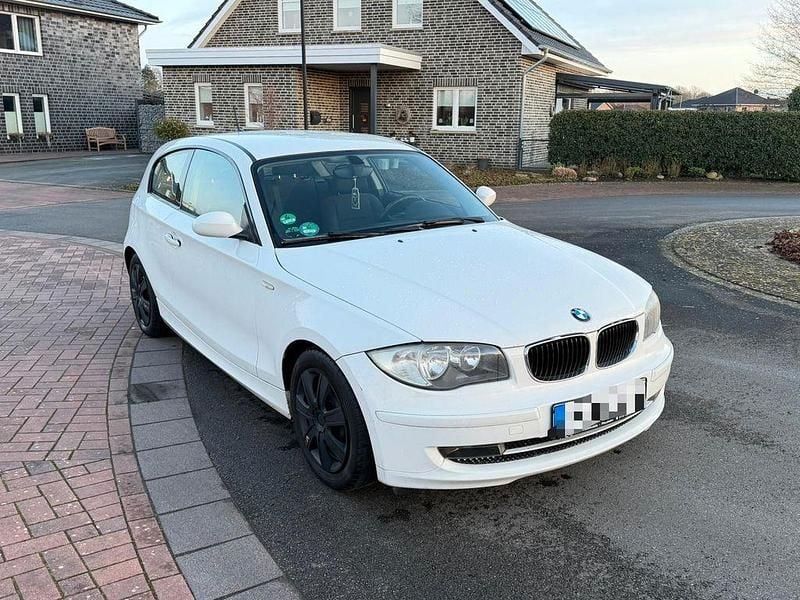 Weiß Gebraucht 2008 BMW 118 Kleinwagen | 2.000 € (Superpreis) - Bild 1/4