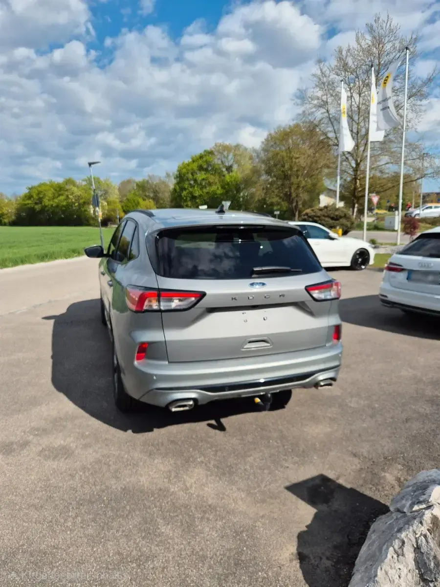 Second-hand Ford Kuga 150 CP (110 kW) 2020 Argintiu SUV