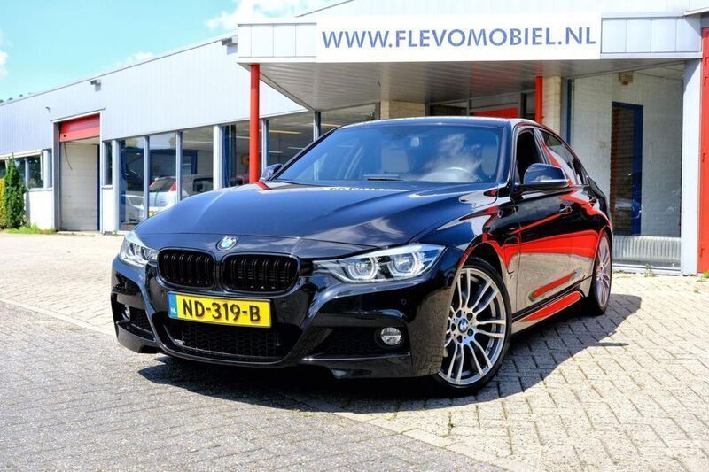 Schwarz Gebraucht 2016 BMW 330e M Sport Limousine | 19.350 € (Superpreis) - Bild 1/4