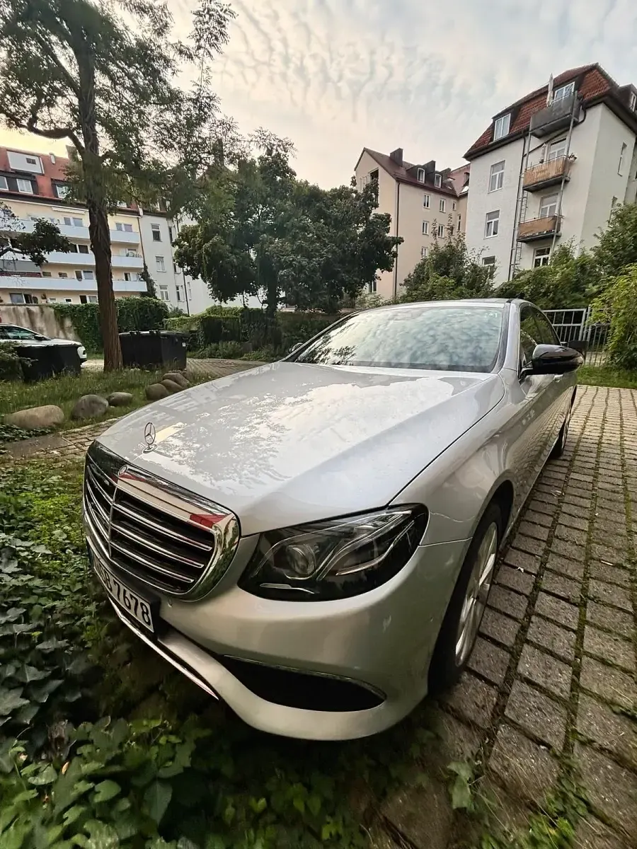 Gebraucht Mercedes E220 194 PS (142 kW) 2017 Grau Limousine