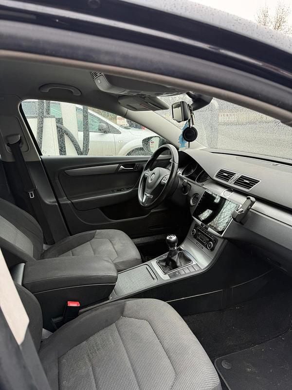 Gebraucht VW Passat 160 PS (117 kW) 2011 Schwarz Limousine