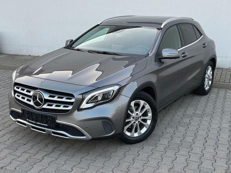 Gebraucht Mercedes GLA220 170 PS (125 kW) 2019 Grau SUV