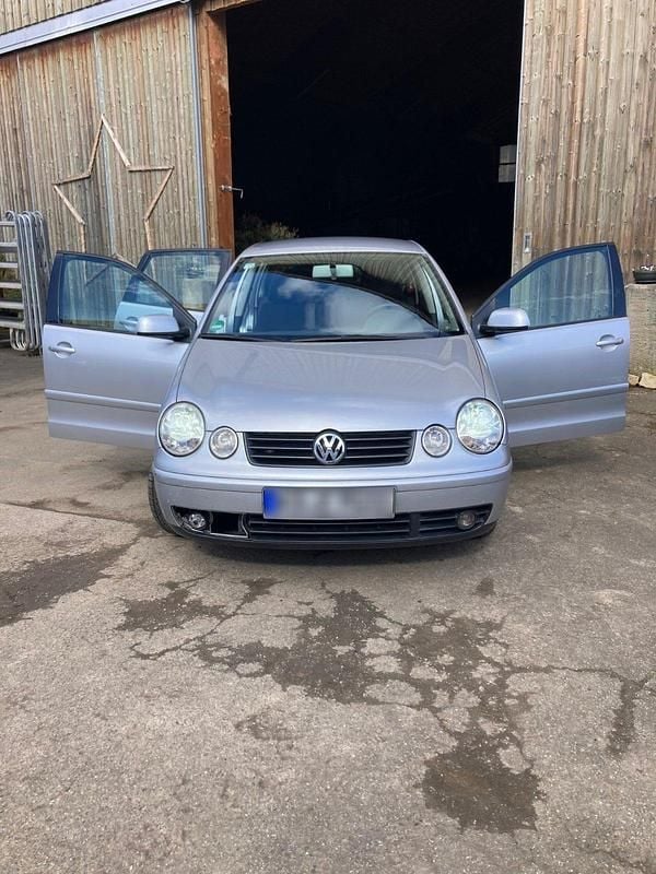 Gebraucht VW Polo 74 PS (54 kW) 2003 Silber Kleinwagen