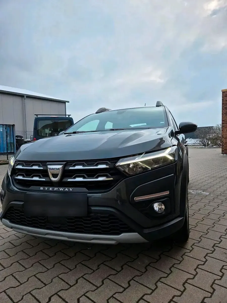 Gebraucht Dacia Sandero Stepway 101 PS (74 kW) 2021 Schwarz Limousine