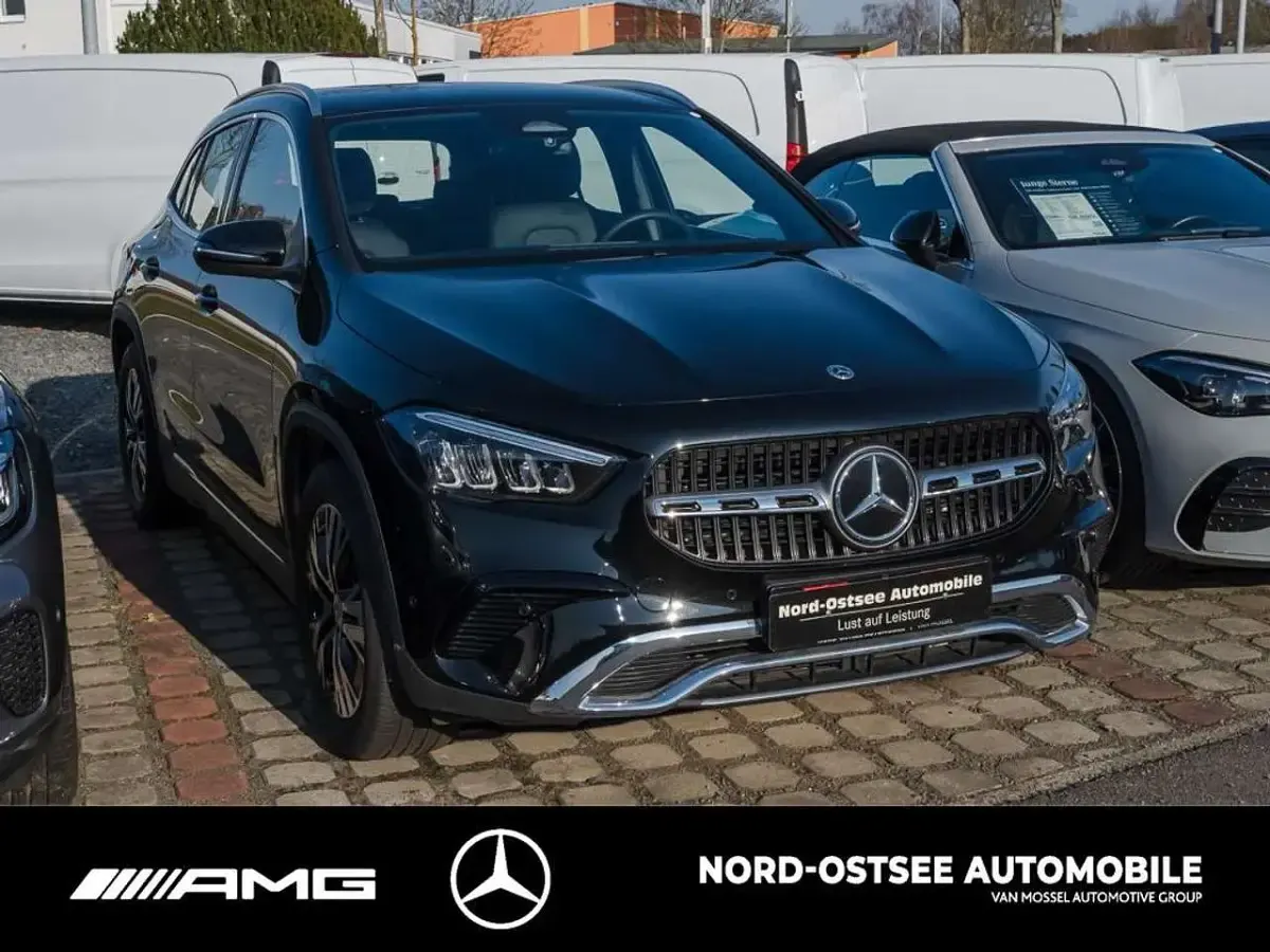 Gebraucht Mercedes GLA200 Progressive 150 PS (110 kW) 2025 Metalliclack kosmosschwarz SUV