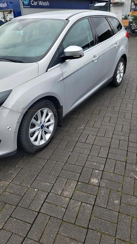 Gebraucht Ford Focus 125 PS (91 kW) 2015 Silber Kombi