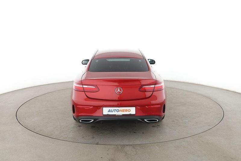 Second-hand Mercedes E220 AMG line 194 CP (142 kW) 2020 Roșu Coupe