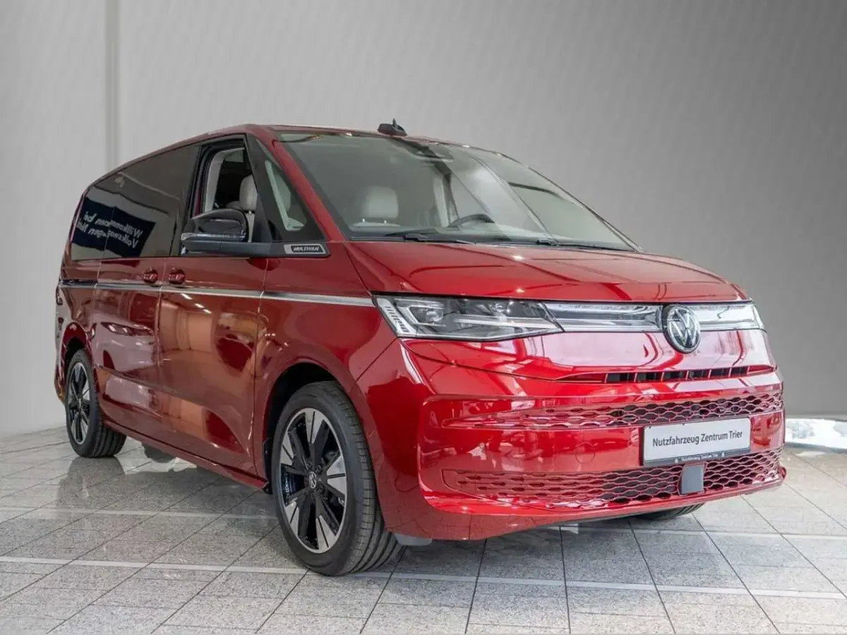Gebraucht VW Multivan Style 150 PS (110 kW) 2026 Rot Van / Kleinbus