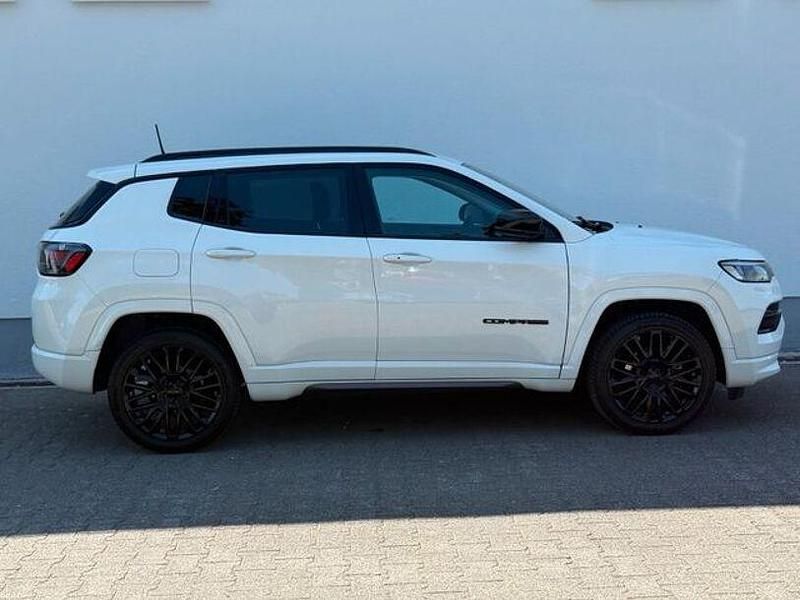 Gebraucht Jeep Compass 131 PS (96 kW) 2024 Weiß SUV