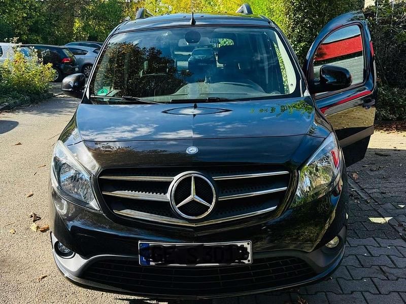Gebraucht Mercedes Citan 112 114 PS (83 kW) 2018 Schwarz Kombi