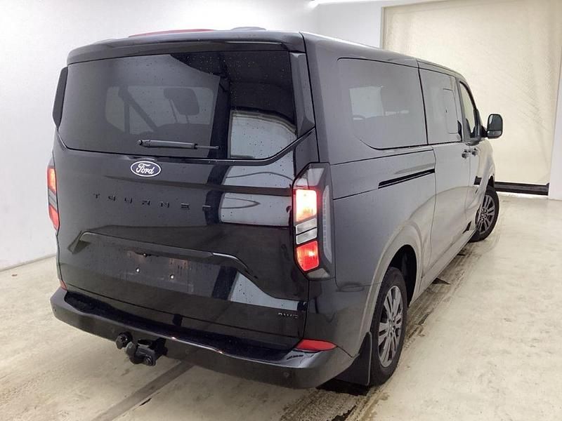 Gebraucht Ford Tourneo Titanium 136 PS (100 kW) 2025 Schwarz Van / Kleinbus