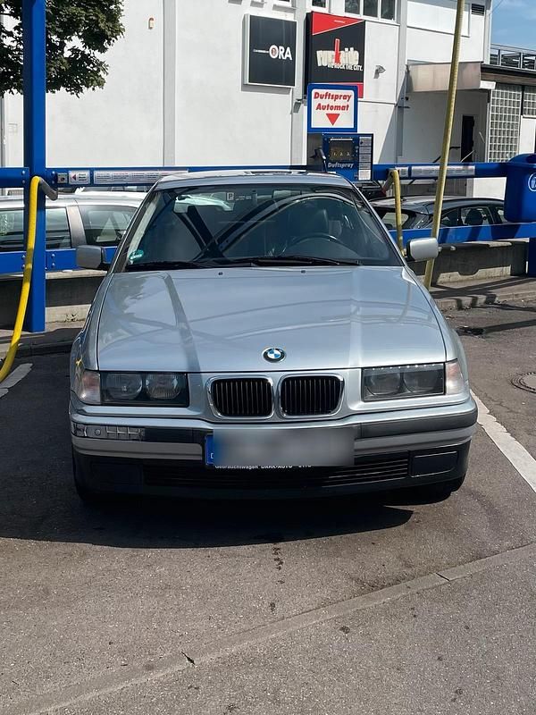 Grau Gebraucht 1997 BMW 316 Compact Kleinwagen | 2.950 € - Bild 1/4