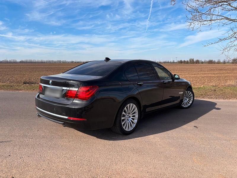 Gebraucht BMW 730 258 PS (189 kW) 2013 Limousine