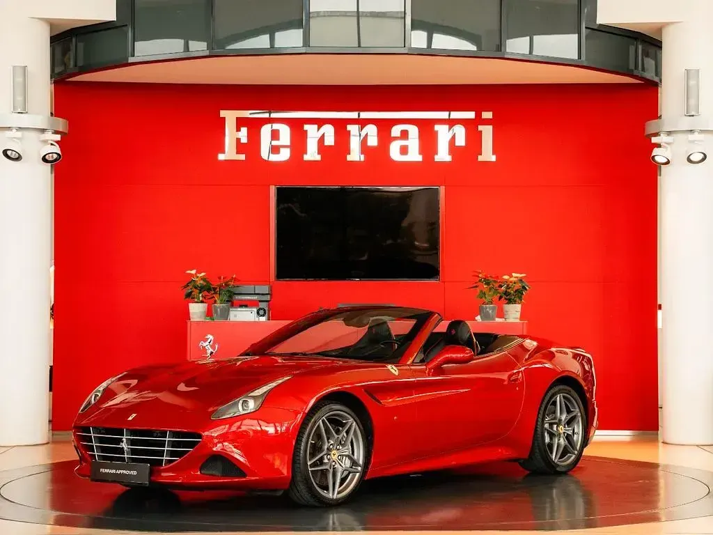 Gebraucht Ferrari California 560 PS (411 kW) 2015 Rot Cabrio