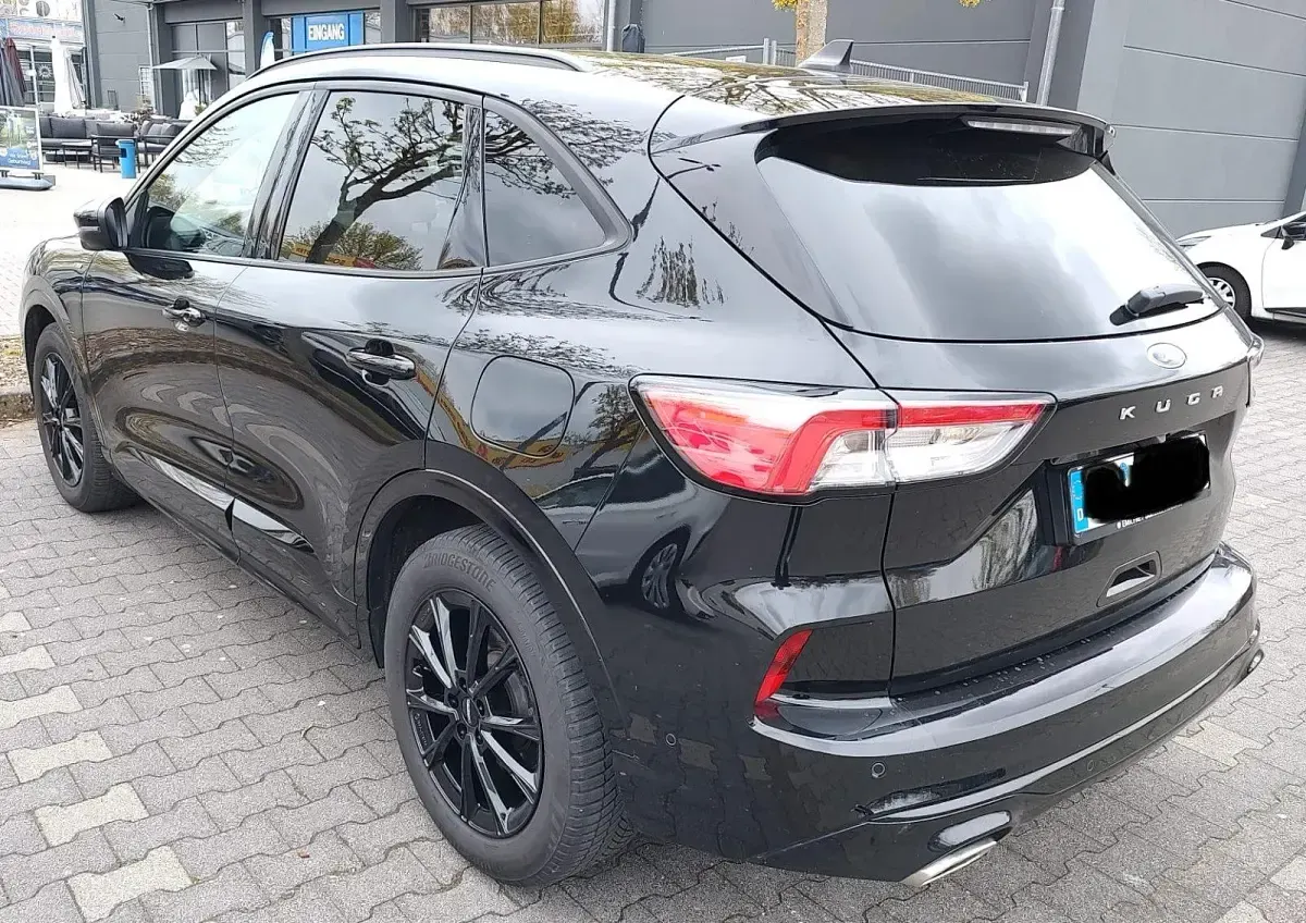 Gebraucht Ford Kuga ST-Line 120 PS (88 kW) 2021 Schwarz SUV
