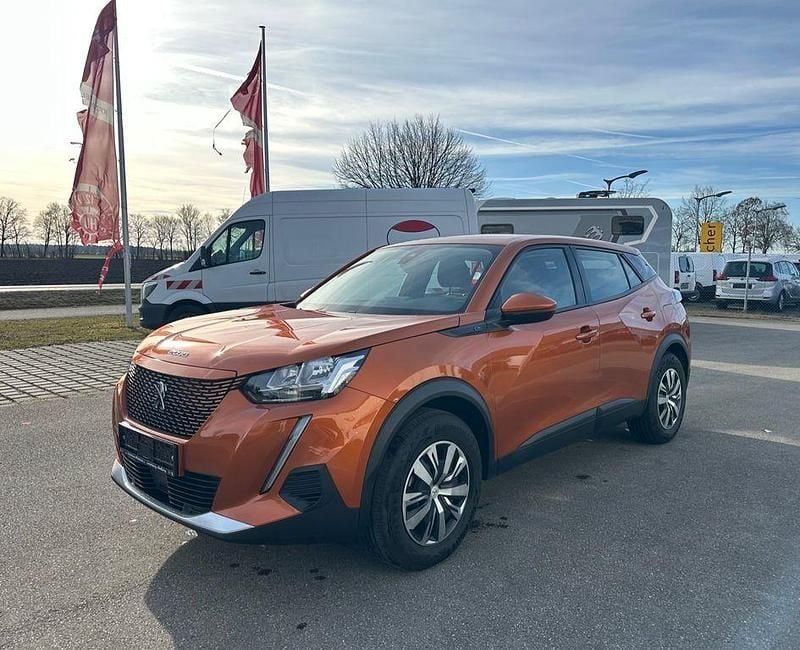 Gebraucht Peugeot e-2008 Active 100 kW (136 PS) 2021 Orange SUV