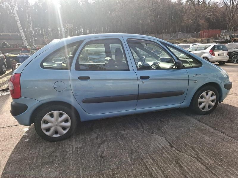 Gebraucht Citroën Xsara 95 PS (69 kW) 2000 Blau Van / Kleinbus