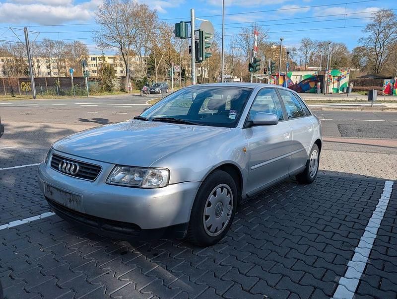 Gebraucht Audi A3 101 PS (74 kW) 1999 Silber Kleinwagen