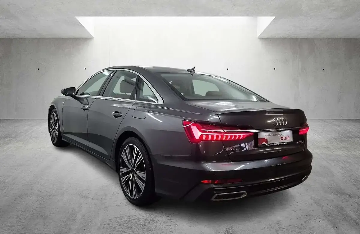 Gebraucht Audi A6 S-Line 299 PS (219 kW) 2022 Grau Limousine
