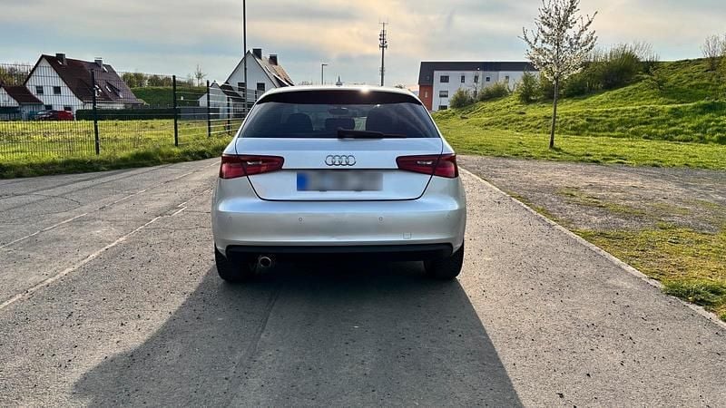 Używany Audi A3 S-Line 105 KM (77 kW) 2013 Srebrny Hatchback