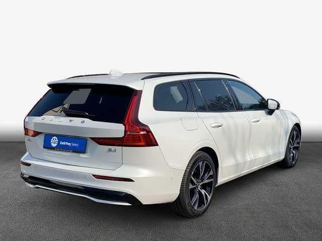 Gebraucht Volvo V60 145 PS (106 kW) 2025 Kombi