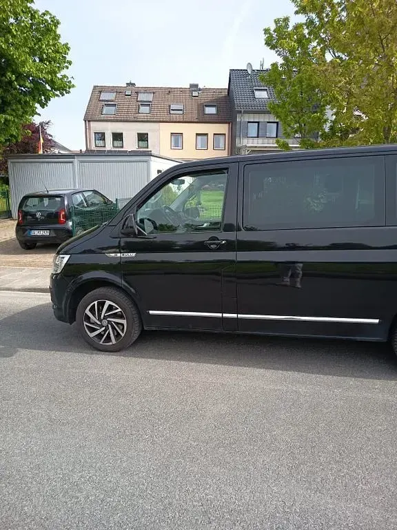 Gebraucht VW Multivan 199 PS (146 kW) 2019 Schwarz Van / Kleinbus
