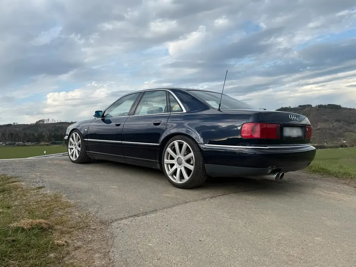 Gebraucht Audi S8 360 PS (264 kW) 2000 Blau Limousine