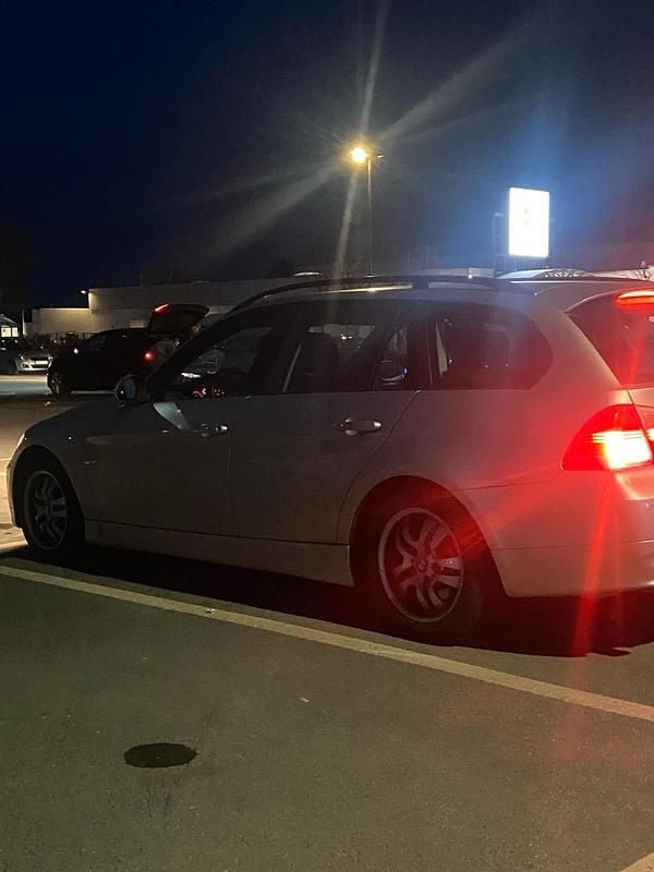 Gebraucht BMW 318 143 PS (105 kW) 2007 Silber Kombi