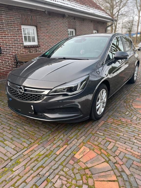 Gebraucht Opel Astra Edition 150 PS (110 kW) 2016 Grau Limousine
