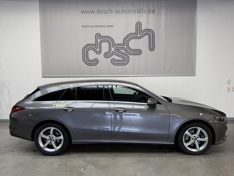 Gebraucht Mercedes CLA220 Shooting Brake 190 PS (139 kW) 2023 Grau Kombi