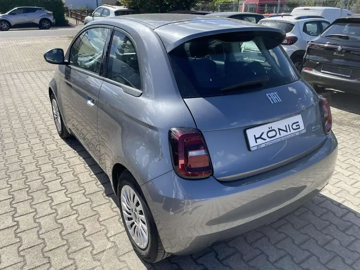 Gebraucht Fiat 500e 86 kW (118 PS) 2023 Grau Kleinwagen