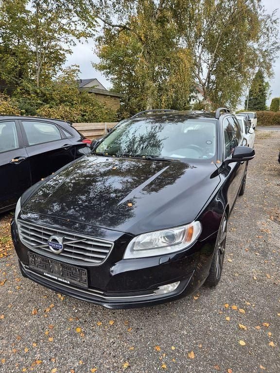Gebraucht Volvo V70 Summum 181 PS (133 kW) 2015 Schwarz Kombi
