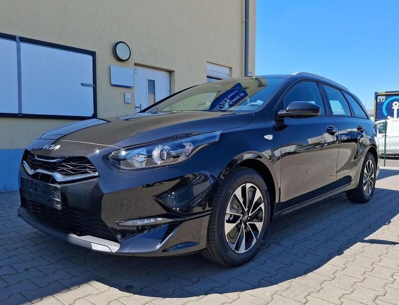 Pearl schwarz metallic Neu 2025 Kia Ceed Sportswagon Vision Kombi | 24.879 € (Guter Preis) - Bild 1/4