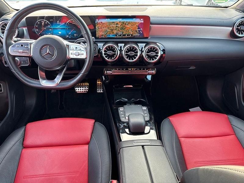 Gebraucht Mercedes A250 Premium 218 PS (160 kW) 2022 Gelb Limousine