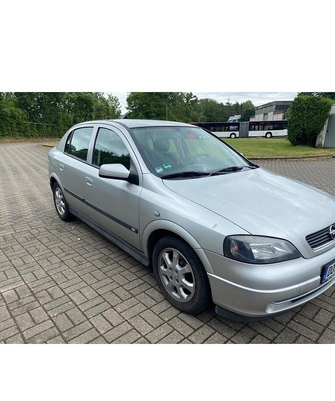 Silber Gebraucht 2004 Opel Astra Limousine | 2.750 € (Guter Preis) - Bild 1/3