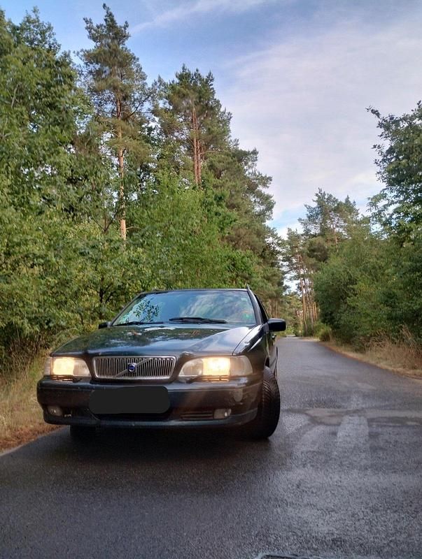 Grün Gebraucht 1999 Volvo V70 Kombi | 3.200 € (Teuer) - Bild 1/4