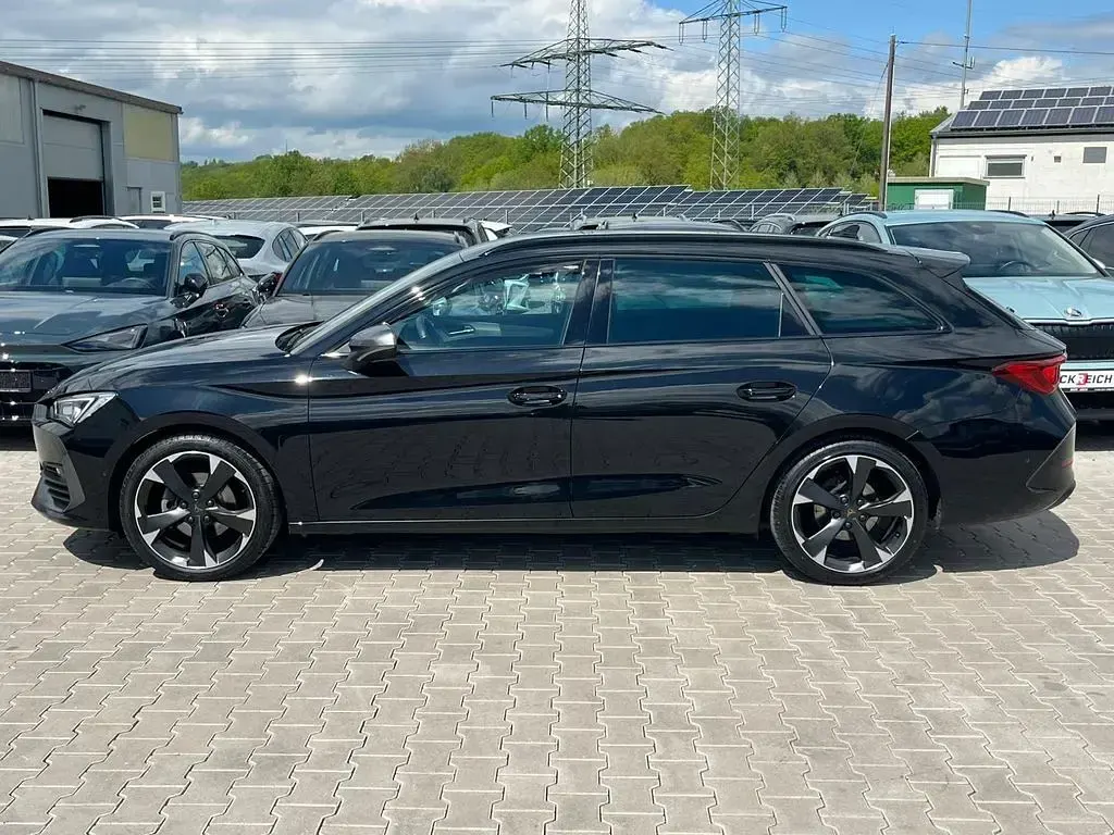 Second-hand Cupra Leon 150 CP (110 kW) 2023 Negru Berlinǎ