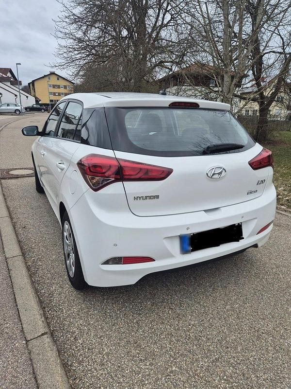 Gebraucht Hyundai i20 Active 84 PS (61 kW) 2017 Weiß Kleinwagen